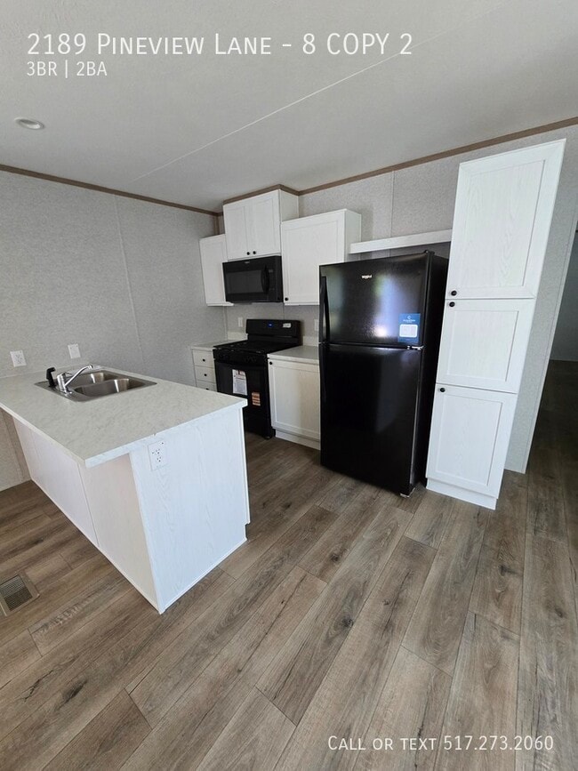 Photo - 2189 Pineview Ln