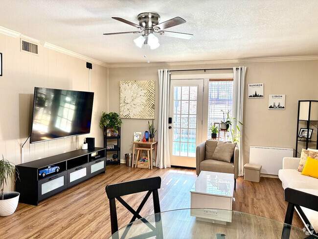 Building Photo - Room in Condo on E Hill Dr