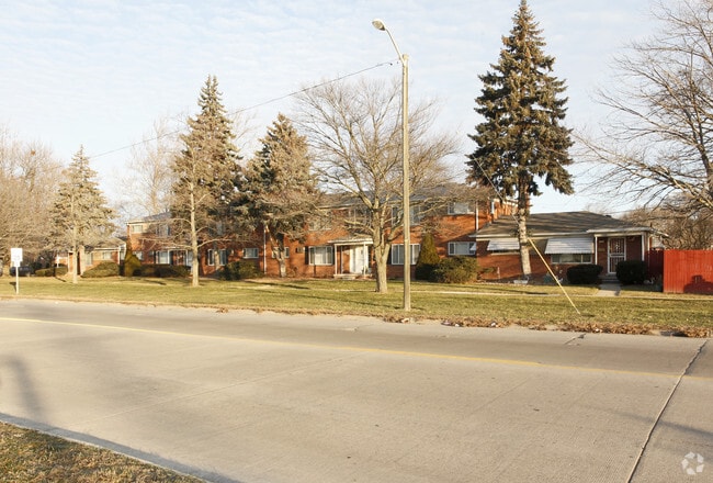 Building Photo - 24106-24276 Ann Arbor Trl