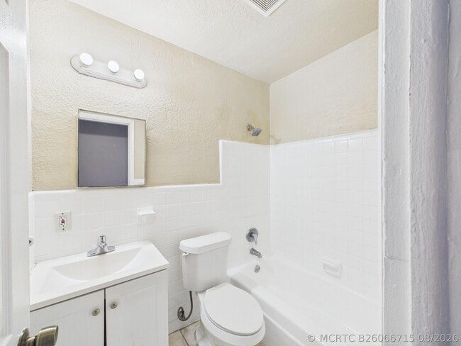 Photo - 2711 NW 1st St Unit 4