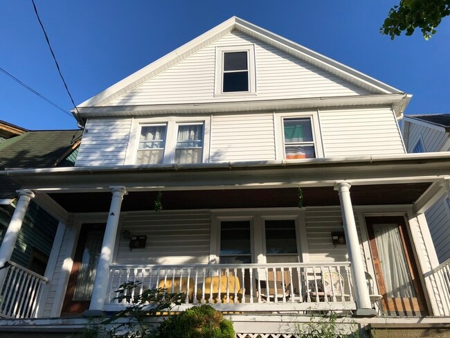 Photo - 307 Tompkins St Unit 2