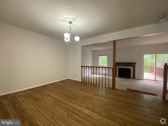 Building Photo - 151 Sulgrave Ct Rental