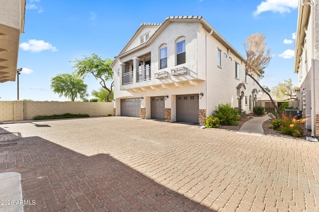 Building Photo - 2150 E Bell Rd Unit 1140
