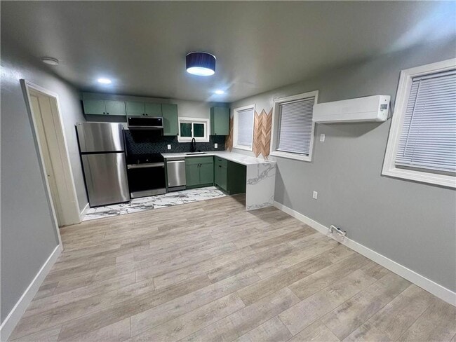 Photo - 926 Moreland Ave SE