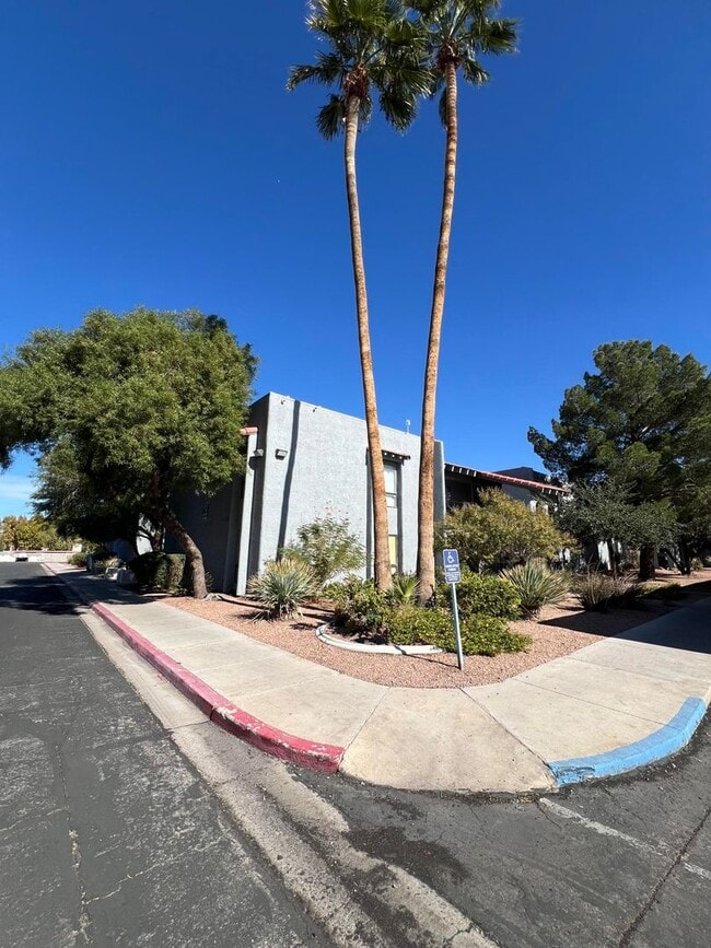 Building Photo - 5175 Caliente St Unit 5175 Caliente Street,  122