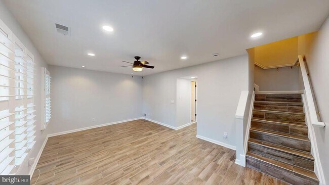 Photo - 1689 Westwind Way