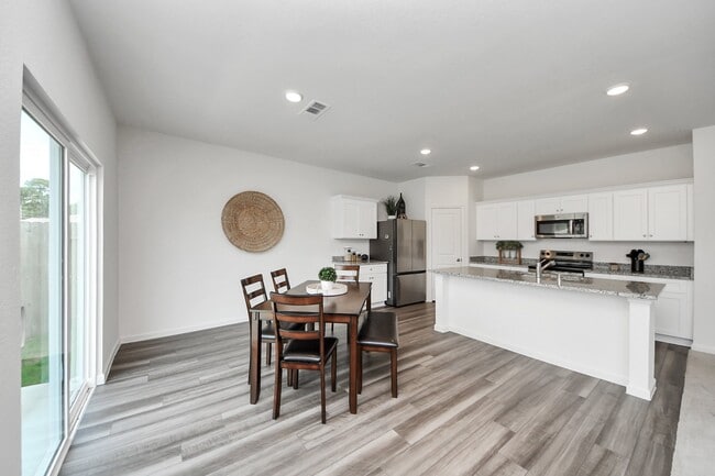 25360 Stoneham Crk Dr