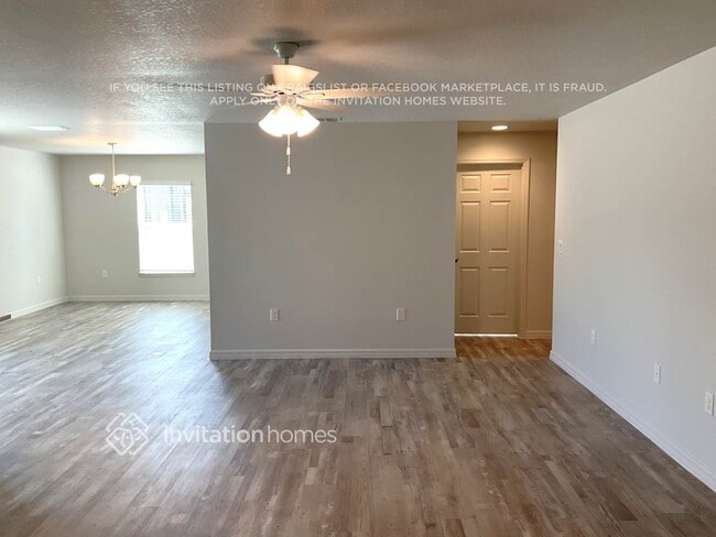 Photo - 1658 Yamada St SE