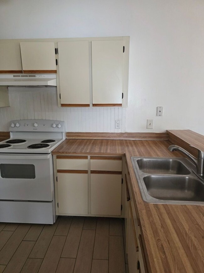 Photo - 6031 Scotchwood Glen Unit 6031 Scotchwood Gln