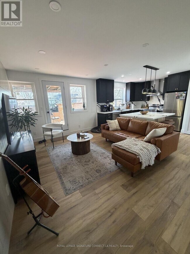 Photo - 1167 Woodbine Ave
