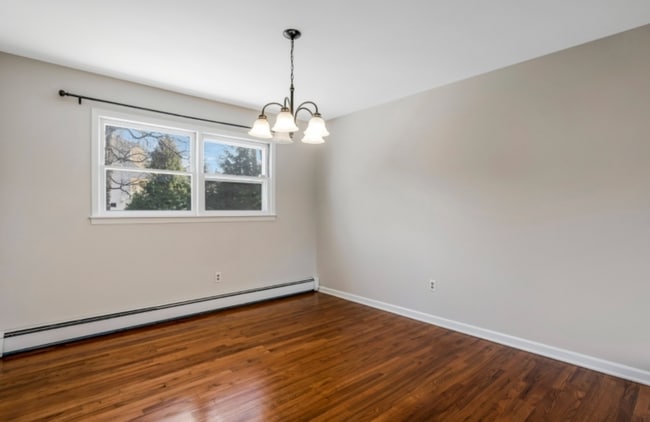 Photo - 944 Victor St