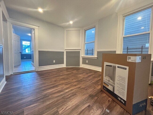 Photo - 182 Seymour Ave Unit 2