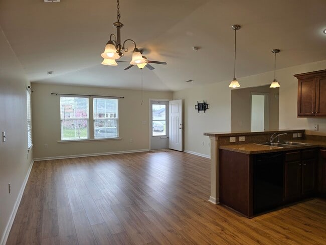 Photo - 1328 Valor Rd