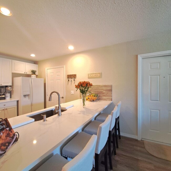 Photo - 1747 N Dovetail Dr