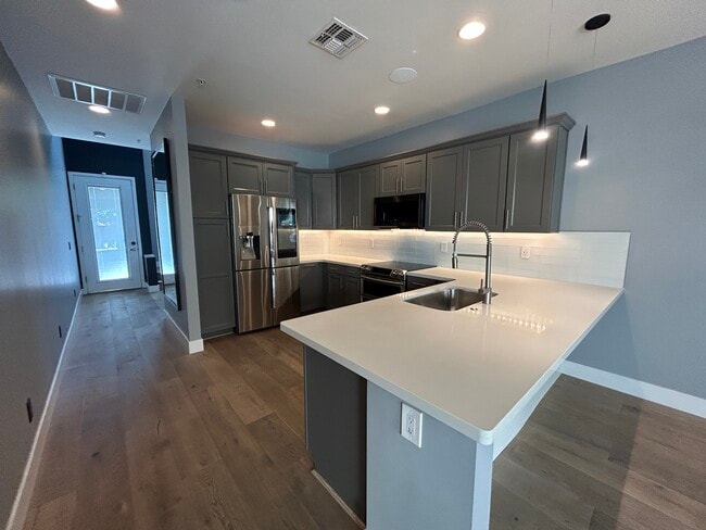 Photo - 2315 E Pinchot Ave