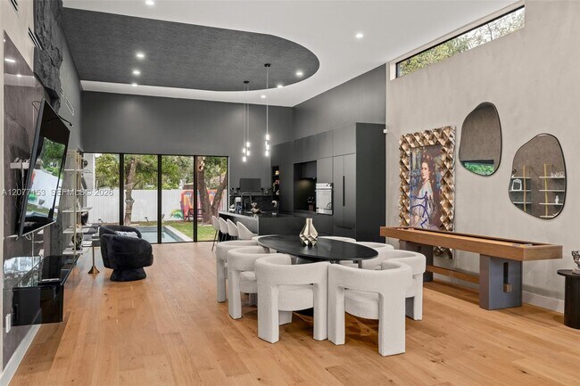 Photo - 400 NW 49th St