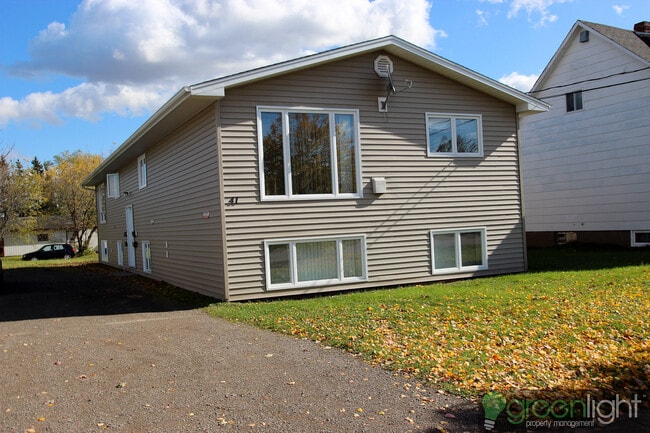 Building Photo - 41 Murphy Ave Unit 1