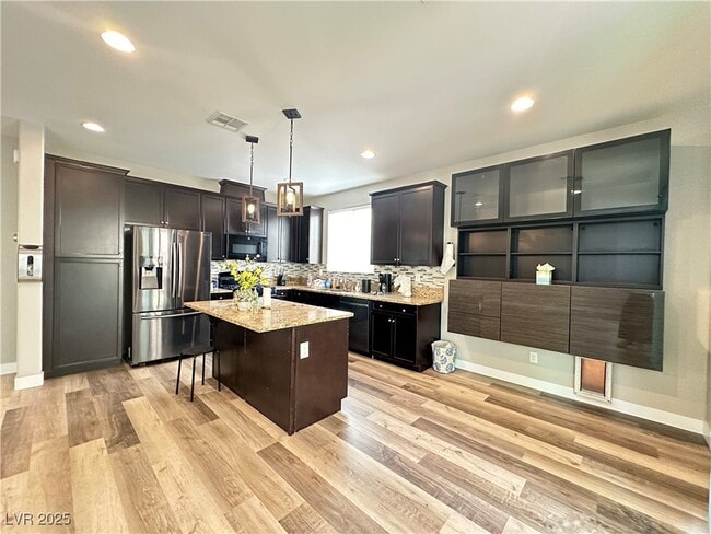 Photo - 7321 Amesbury St