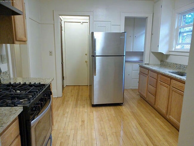 Photo - 400 Harvard Pl Unit Harvard 400.1