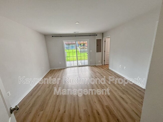 Photo - 1404 Whitehurst Way
