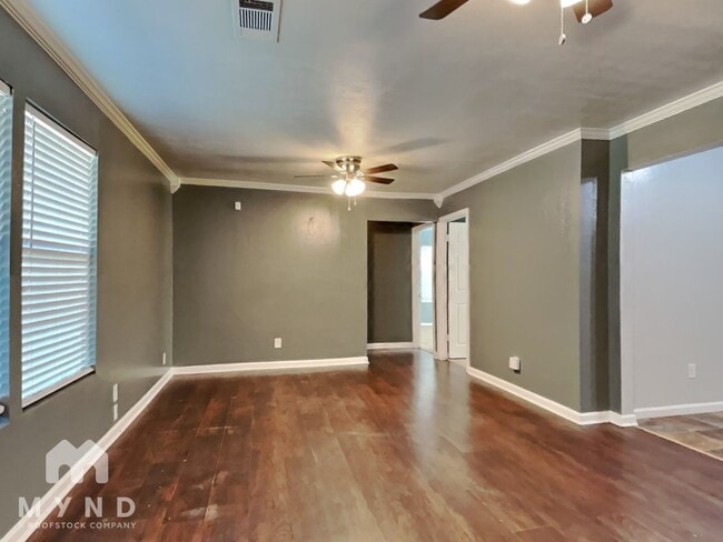 305 Sherbrook Ct