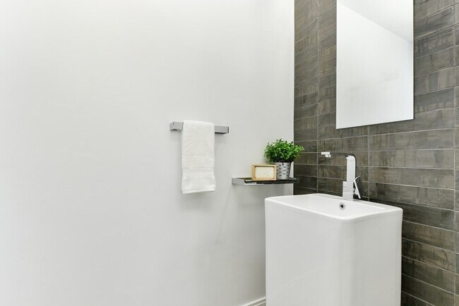 65 Alpine St Unit 65