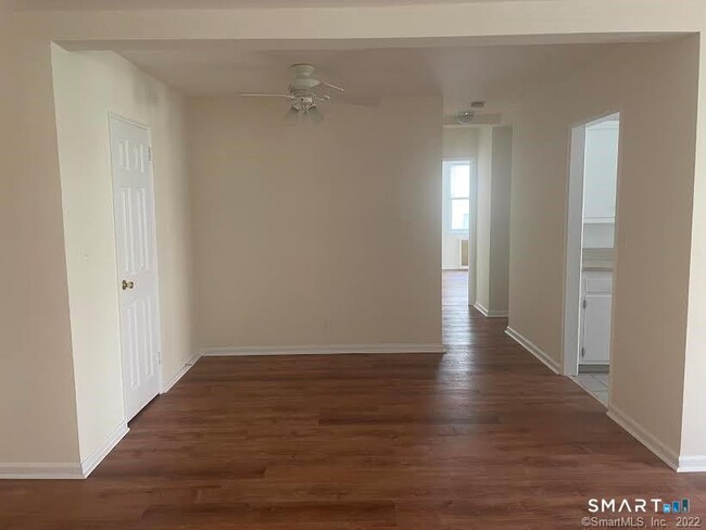 Photo - 39 Glenbrook Rd Unit 2R