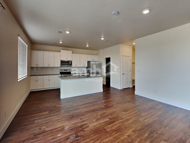 Photo - 1443 E Ludlow St