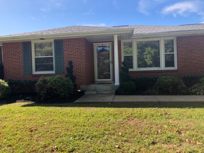Photo - 208 General Roberts Dr House