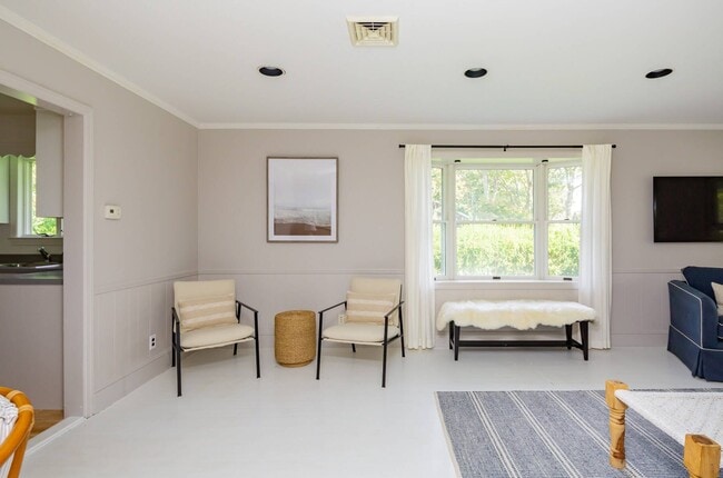 Photo - 15 Maidstone Ave