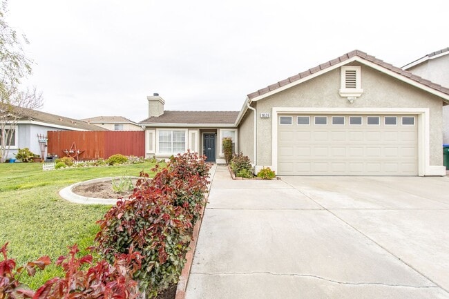 Photo - Beautiful Spacious Country Living Home!