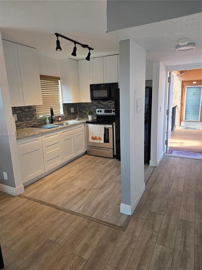 Photo - 3048 Sunrise Lakes Dr E Unit 421