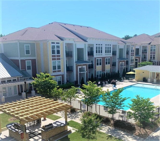 Grilling Cabana with resort pool