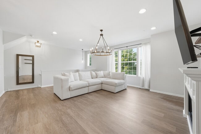 Photo - 2546 Huntleigh Ln