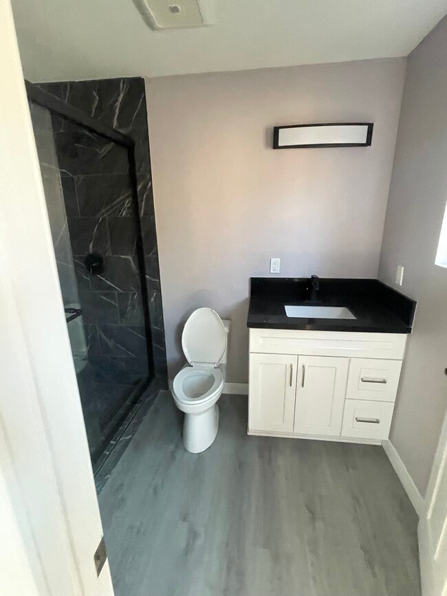 Photo - 5029 Cutler Ave