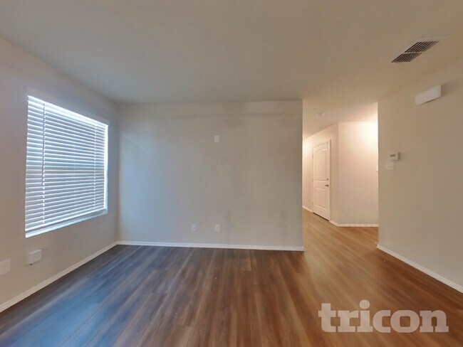 Photo - 460 Blue Crow Ln