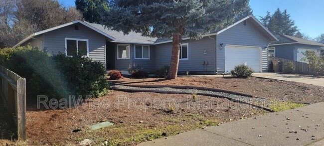 Photo - 1267 SW Ironwood Dr House