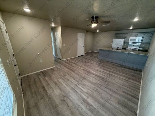Photo - Modern 3 bedroom 2 bath apartment