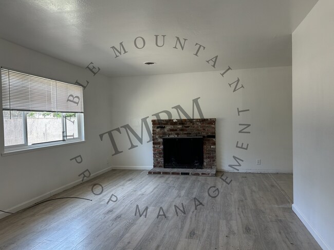 Photo - 2262 Las Plumas Ave