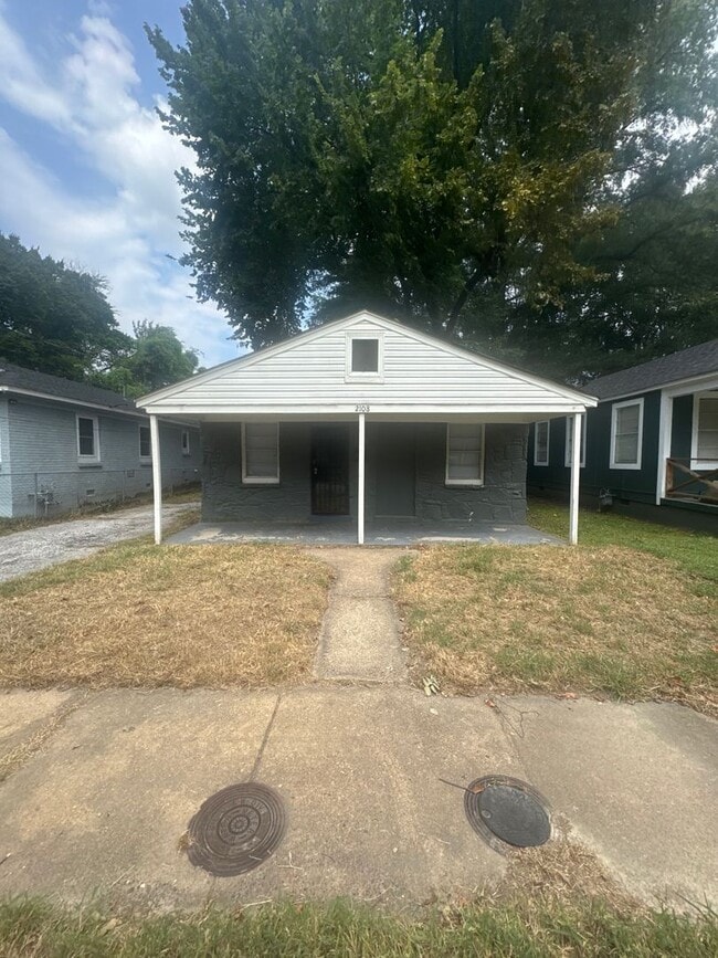 Building Photo - 2108 Curry Ave