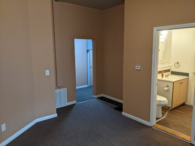 Photo - 819 Bluff St Unidad Apt B