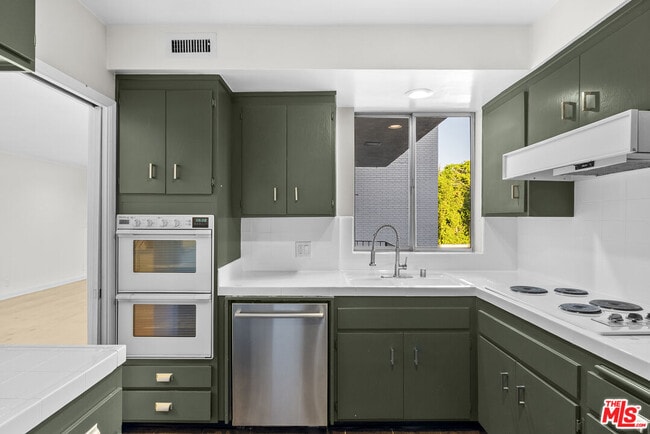 7309 Franklin Ave Unit 306