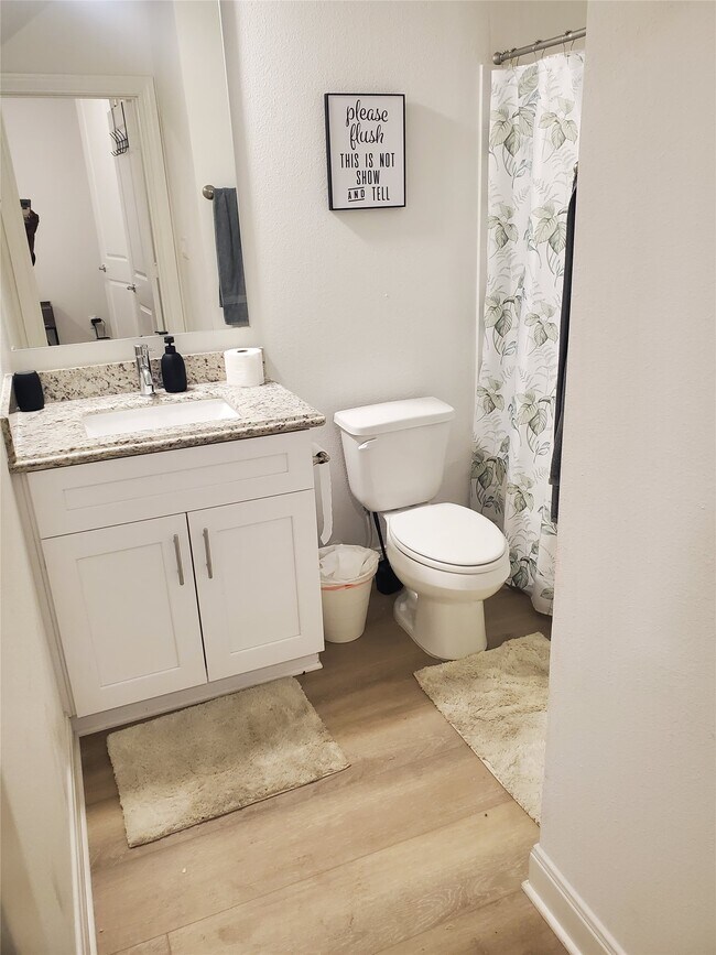 Photo - 5113 Briscoe St