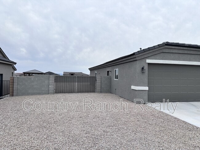 Photo - 2176 Hutch St