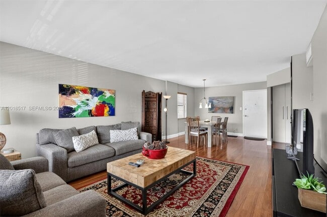 Building Photo - 401 Golden Isles Dr Unit 208