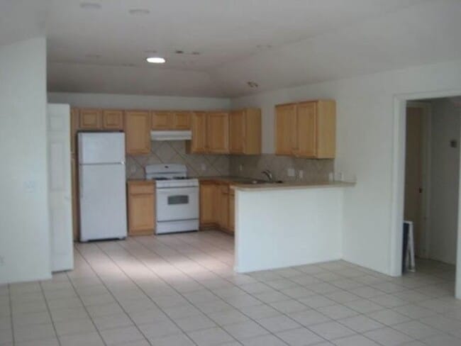 Photo - 106 Franklin Blvd Unidad B