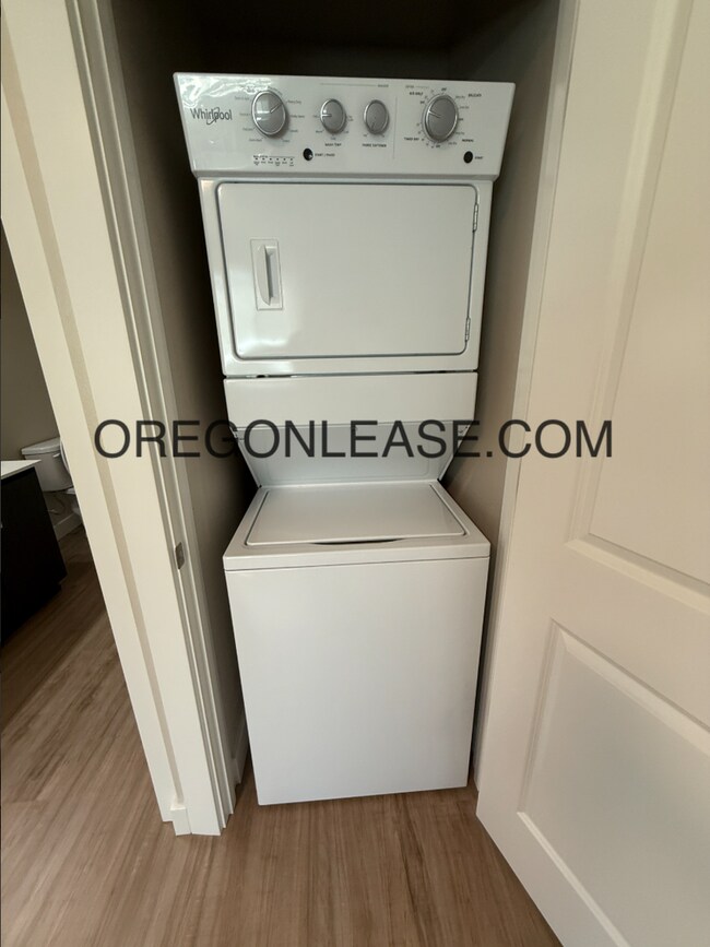 Photo - Newer 2-Bedroom Apartment located off Jasper rd in South Springfield Unit 4040 Horace st #7