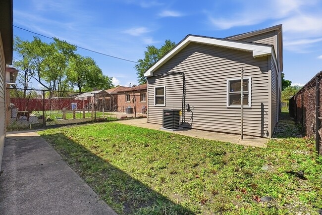 Photo - 4447 S Leamington Ave