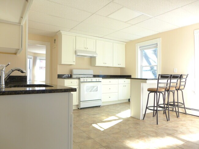 Photo - 34 Pontiac St