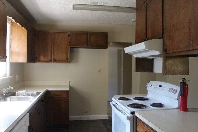 Photo - 956 South St